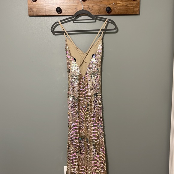 NBD x REVOLVE Ember Gown in Iridescent Gold
X by NBD sequin dress - Picture 8 of 10